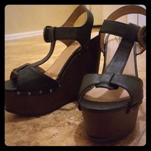 Strappy Black/Brown Wedges